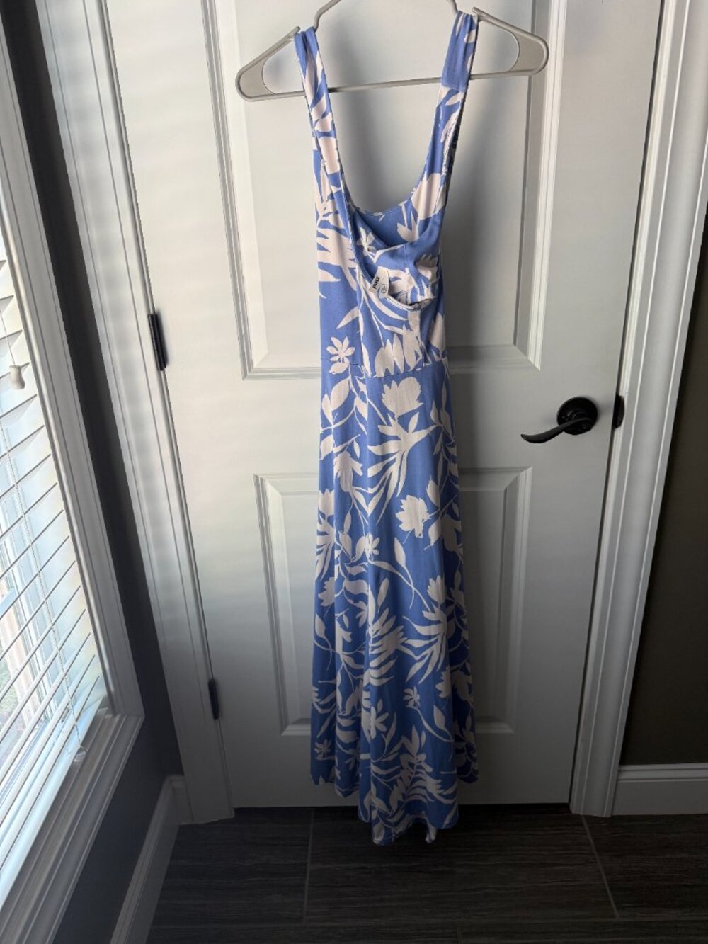 Pact Floral Fit & Flare Open Back Maxi Dress Tropical Palm Wedgewood Blue Small